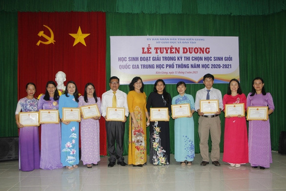11 học sinh đạt giải quốc gia tỉnh Kiên Giang được thưởng từ 20 - 80 triệu/bạn - Ảnh 3.