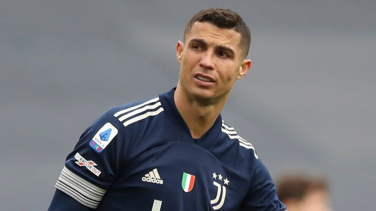 Juventus thương lượng bán Ronaldo