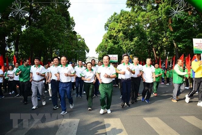 Phat dong toan dan ren luyen than the theo guong Bac Ho vi dai hinh anh 3