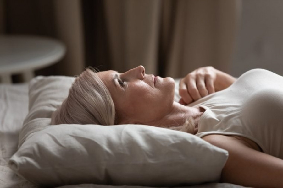Da ngứa ngáy, kích ứng: Các bệnh ngoài da như bệnh chàm hay viêm da, mẩn ngứa có thể là nguyên nhân phá rối giấc ngủ của bạn. Bệnh chàm có thể gây những thay đổi trong hệ miễn dịch, dẫn đến phản ứng viêm, từ đó khiến bạn ngủ không ngon.