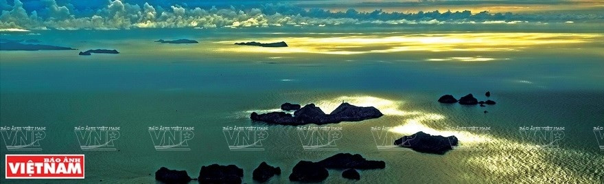 Photographer depicts beauty of Vietnam’s sea, islands hinh anh 4