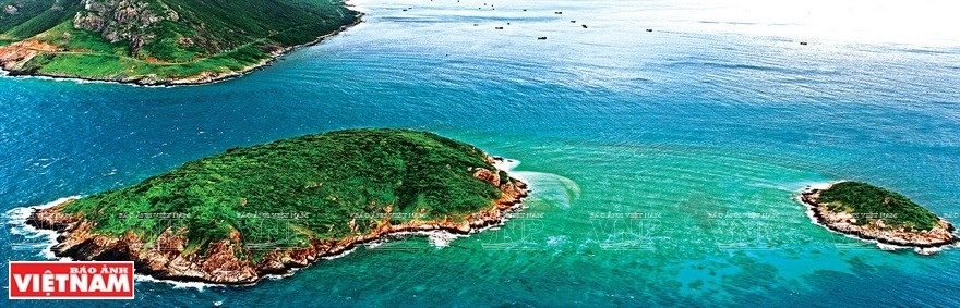 Photographer depicts beauty of Vietnam’s sea, islands hinh anh 6