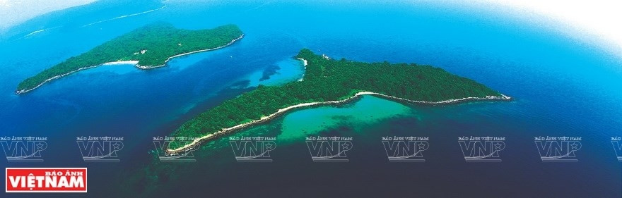 Photographer depicts beauty of Vietnam’s sea, islands hinh anh 8
