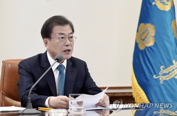 Tổng thống Hàn Quốc: Tiêm vắc xin COVID-19 để tỏ lòng hiếu thảo với cha mẹ - Ảnh 1.