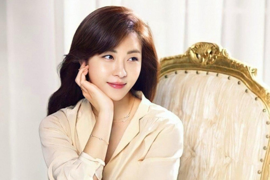 Nữ diễn viên Ha Ji Won là một trong những nữ diễn viên được đánh giá cao nhất trong ngành. Cô ấy thành lập công ty riêng là Haewadal (The Sun and the Moon) Entertainment để quản lý các hoạt động trong tương lai.