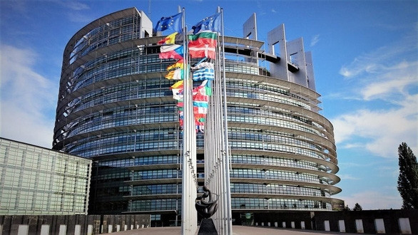 Nghị viện châu Âu hoãn xem xét thỏa thuận đầu tư với Trung Quốc - Ảnh 1.
