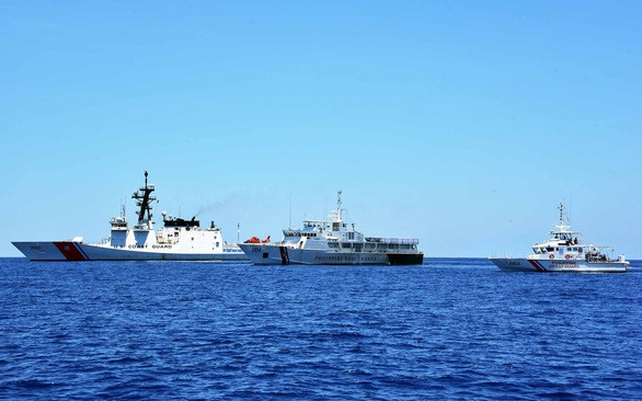 Tổng thống Joe Biden tuyên bố bảo vệ tuyến hàng hải qua Biển Đông - Ảnh 1.