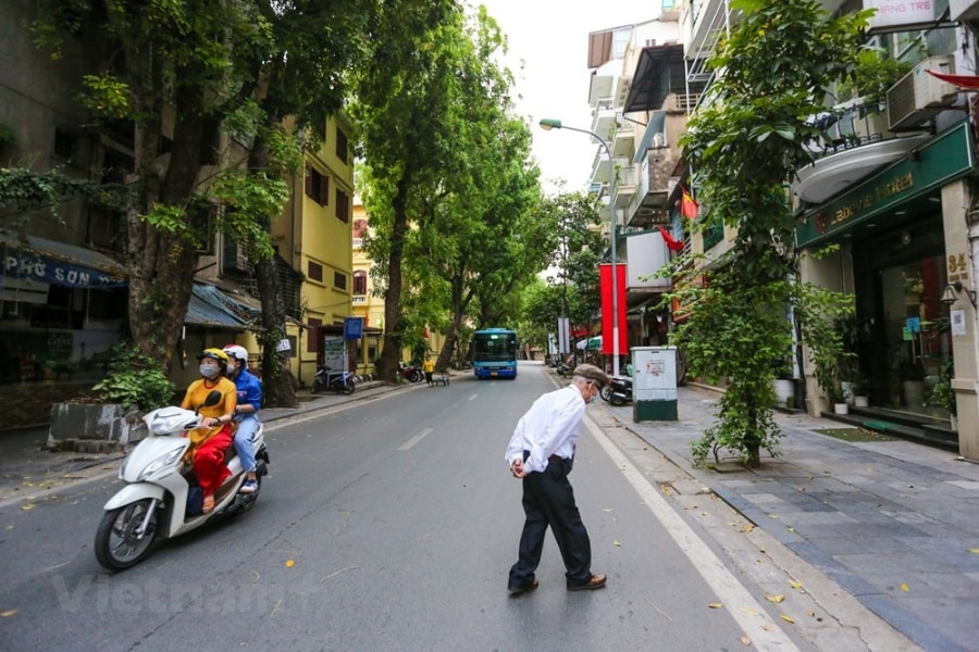 Ngay 'Chu Nhat dac biet' cua cu tri 95 tuoi 15 lan bo phieu bau cu hinh anh 6