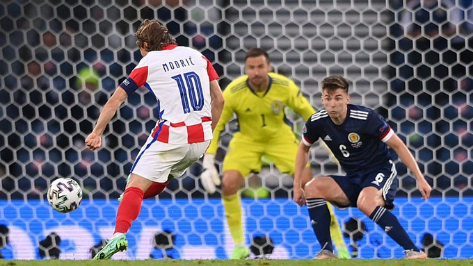 Cú trivela thần sầu của Modric làm thay đổi cục diện trận đấu Croatia vs Scotland