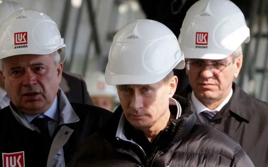 Tổng thống Nga Putin (ở giữa). Ảnh: Twitter.