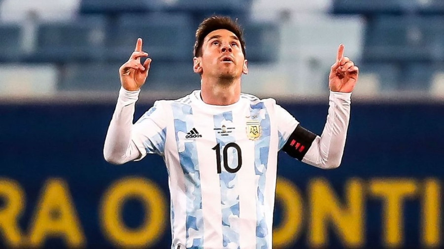 Giac mo cua doi tuyen Argentina tiep tuc dat tren doi chan cua Messi hinh anh 1