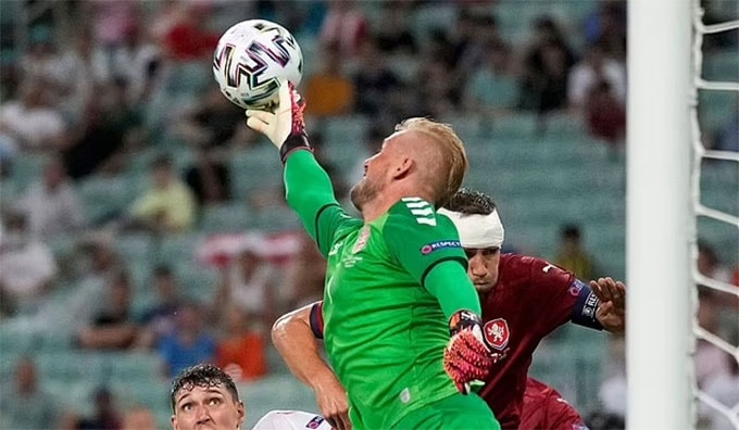 Kasper Schmeichel đã có 70 lần khoác áo ĐT Bỉ