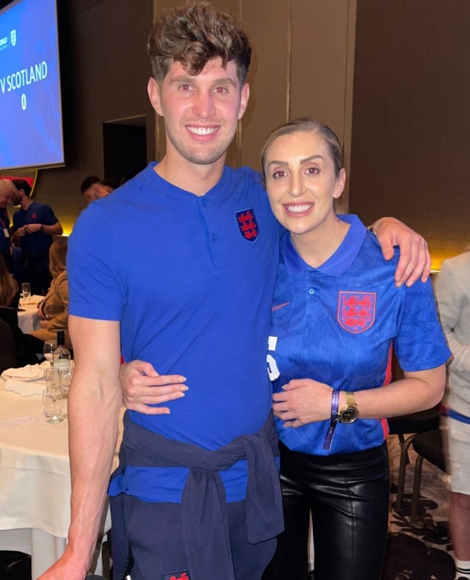 John Stones với em gái Jenny tại bữa tiệc