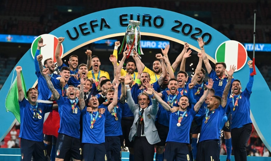 UEFA cong bo doi hinh xuat sac nhat Vong chung ket EURO 2020 hinh anh 2