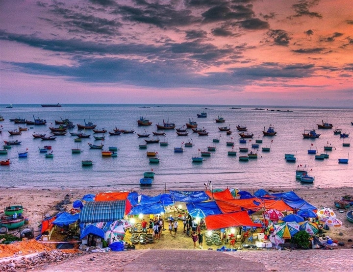 Có một làng chài đẹp mê ly với những chiếc thuyền thúng đầy màu sắc ở Bình Thuận - 5