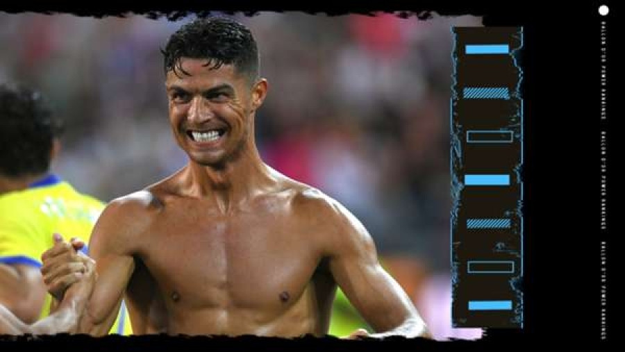 8. Cristiano Ronaldo (Manchester United) | Thành tích trong năm 2021: 27 bàn thắng, 4 kiến tạo. Vô địch Coppa Italia & Supercoppa Italiana.