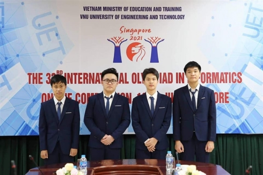 Đội tuyển Việt Nam dự thi Olympic Tin học quốc tế năm 2021.
