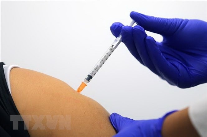 Australia mo rong tiem vaccine cho 1 trieu tre em tu 12-15 tuoi hinh anh 1