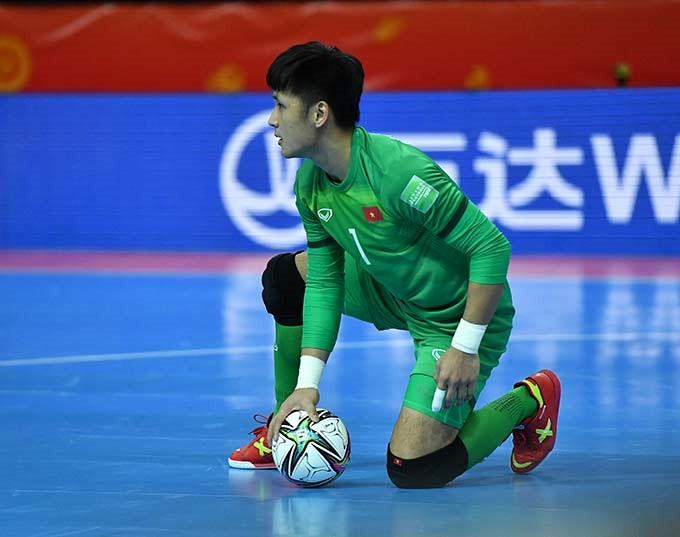 Hồ Văn Ý tiếp tục phong độ ấn tượng giúp ĐT futsal Việt Nam giành quyền vào vòng 1/8 World Cup - Ảnh Quang Thắng 