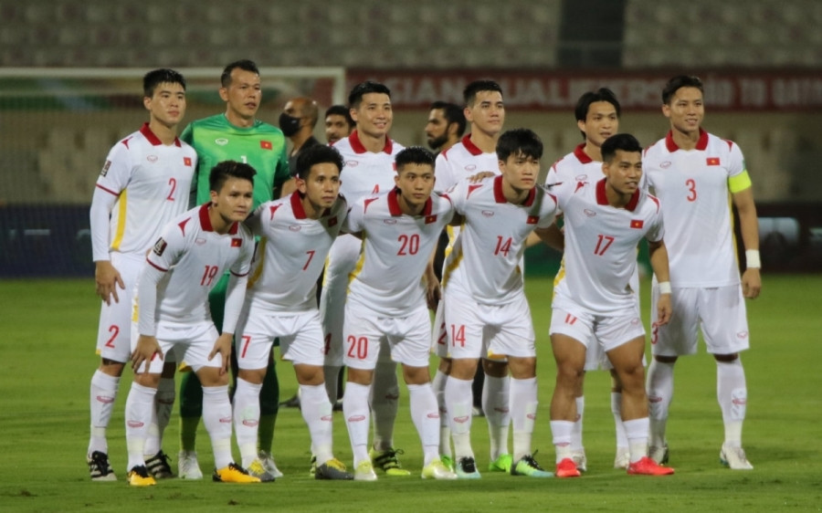 ĐT Việt Nam sẽ tiếp tục mặc trang phục màu trắng trong trận gặp Oman. (Ảnh: VFF)