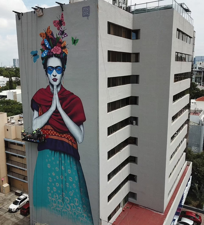 Nghệ sĩ đường phố gây sốt với tranh tường cao ngất - Ảnh 2.