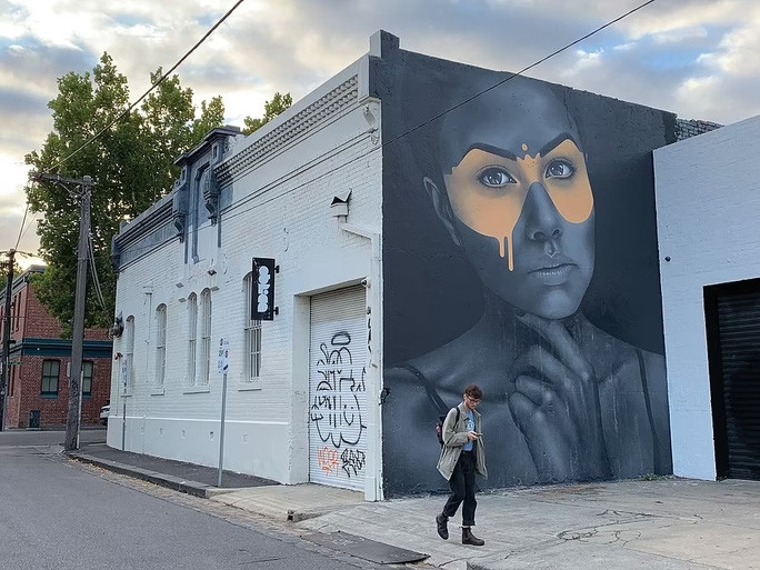 Nghệ sĩ đường phố gây sốt với tranh tường cao ngất - Ảnh 6.