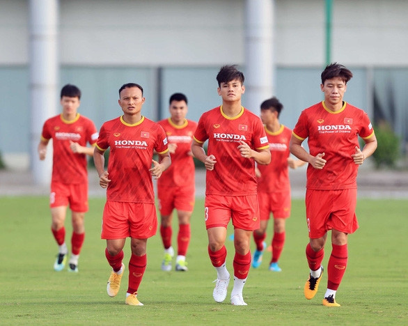 HLV Park Hang Seo triệu tập 33 cầu thủ đội tuyển Việt Nam chuẩn bị AFF Suzuki Cup 2020 - Ảnh 2.