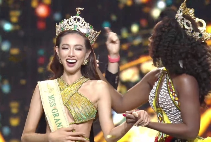 Thùy Tiên giành vương miện Miss Grand International 2021 - 2