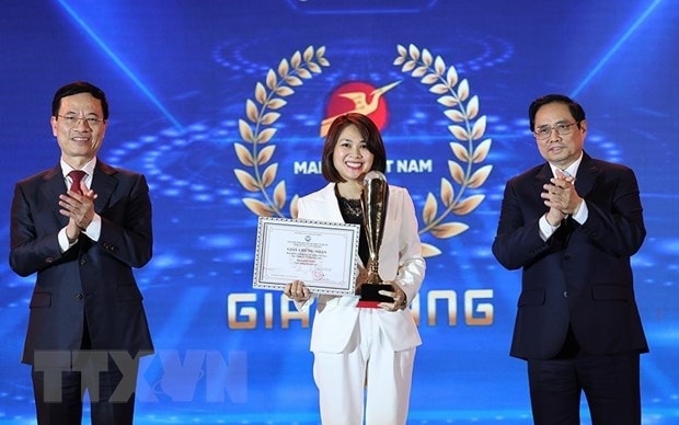 Trao Giai thuong San pham cong nghe so Make in Viet Nam 2021 hinh anh 1