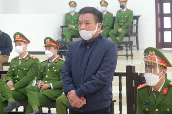 Xét xử ông Nguyễn Đức Chung: Tuyên án vào chiều 13-12 - Ảnh 2.