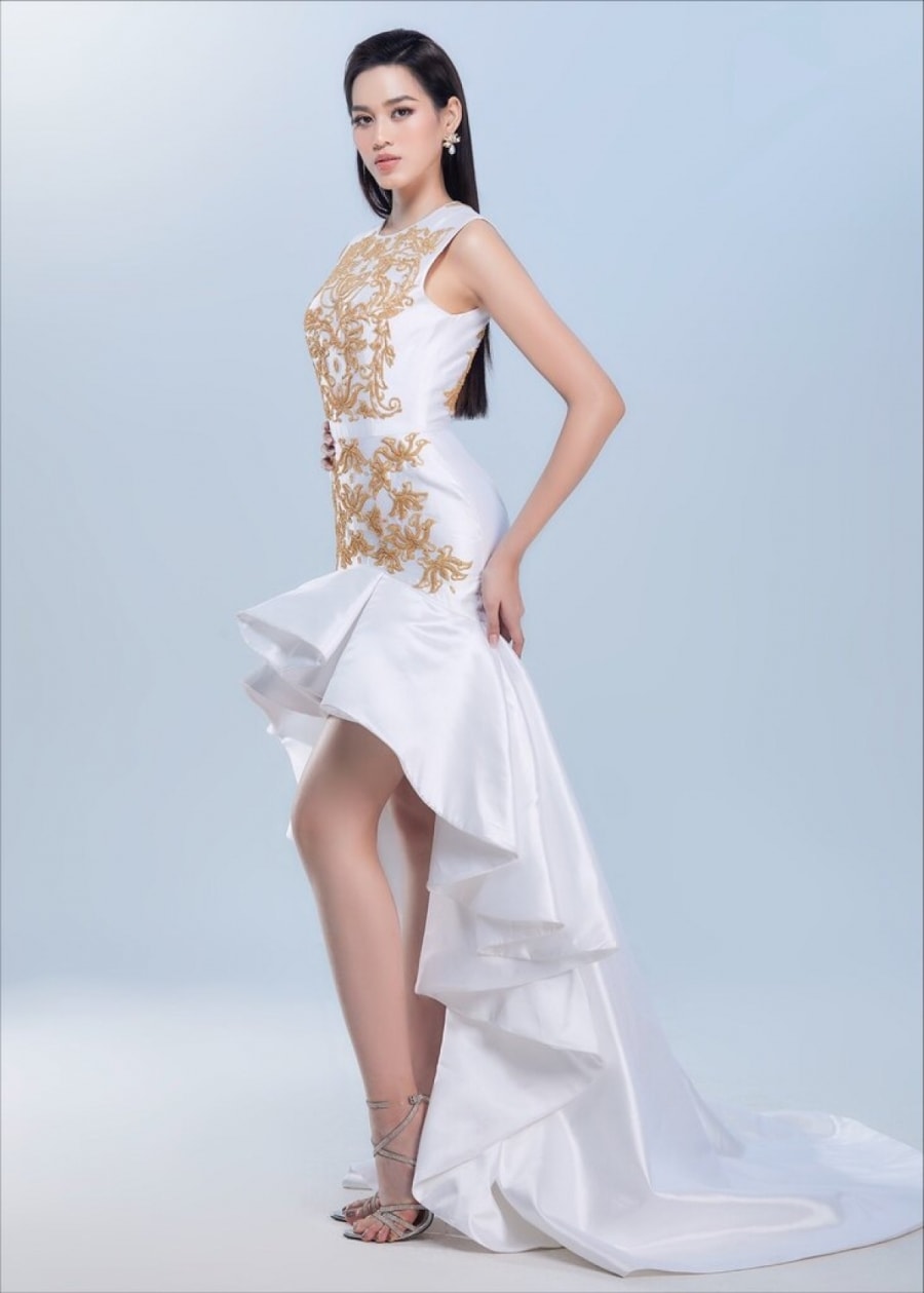 Ngoài ra, đêm gala còn được diễn ra với những phần như “World Class Fashion & Design” và “World Class Entertainment”, các thí sinh sẽ trình diễn trang phục do các NTK tại quê nhà thực hiện và thưởng thức “bữa tiệc âm nhạc” thế giới đầy màu sắc và phong phú.