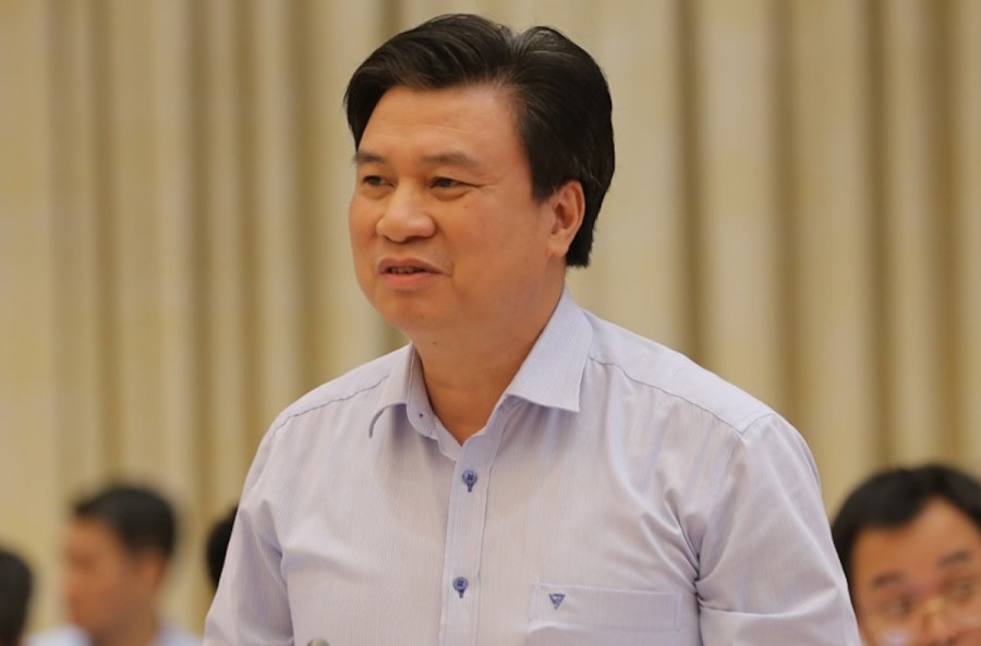 Thứ trưởng Bộ GD-ĐT Nguyễn Hữu Độ cho biết Bộ đang đang xem xét trách nhiệm cá nhân, tổ chức có liên quan để xử lý theo quy định.