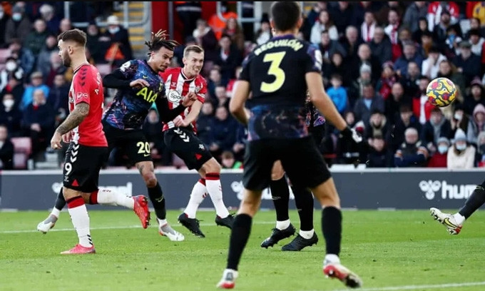 Ward-Prowse mở tỷ số trận Southampton vs Tottenham ở phút 25