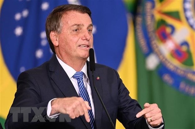 Tong thong Brazil Jair Bolsonaro phai nhap vien khan cap hinh anh 1