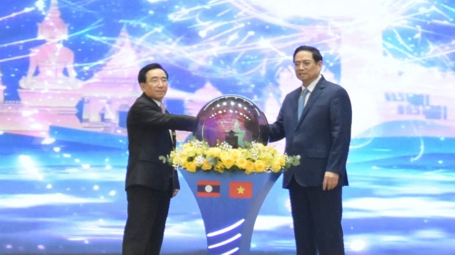 Thủ tướng Phạm Minh Chính và Thủ tướng Lào Phankham Viphavanh đã ấn nút phát động Năm Đoàn kết Hữu nghị Việt Nam-Lào, Lào-Việt Nam 2022.