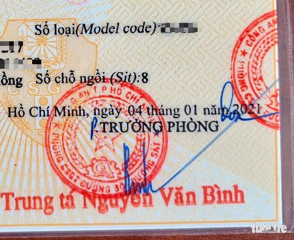 Cà vẹt ôtô bị sai tiếng Anh: Lãnh đạo Cục Cảnh sát giao thông nói gì? - Ảnh 1.