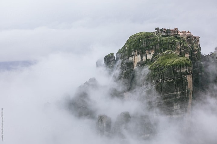 Tu viện ‘trên mây’ - kỳ quan lơ lửng trên không xây bởi con người gây ngỡ ngàng - 10