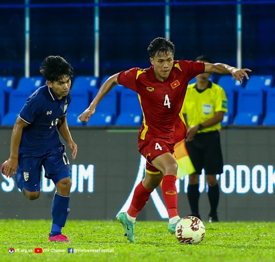 U23 Việt Nam và U23 Thái Lan đang chơi ăn miếng trả miếng (Ảnh: VFF).