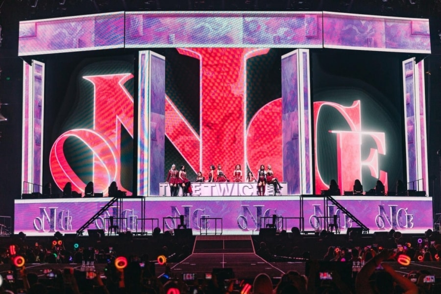TWICE biểu diễn tại Oakland Arena (Oakland, California, Mỹ) hôm 18/2. Nguồn: Priscillla Rodriguez