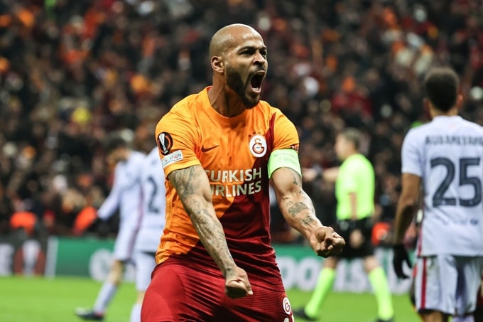 Đội trưởng Marcao mở tỷ số cho đội chủ nhà ở trận Galatasaray vs Barca vào phút 28