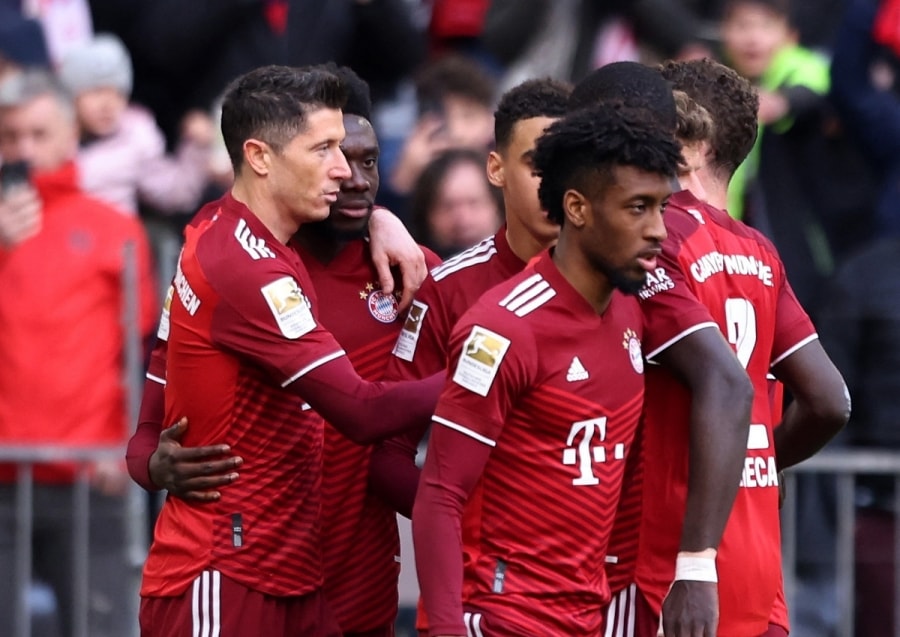 Bayern Munich thắng nhọc nhằn Augsburg với tỷ số 1-0. (Ảnh: Reuters).