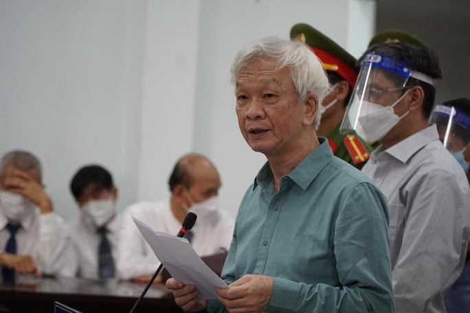 2 cựu Chủ tịch UBND tỉnh Khánh Hòa lãnh tổng cộng 10 năm tù - 3
