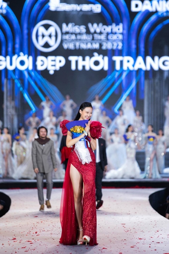 Mặt mộc thuần khiết của thí sinh cao 1m85 vào thẳng Top 20 Miss World Việt Nam - 1