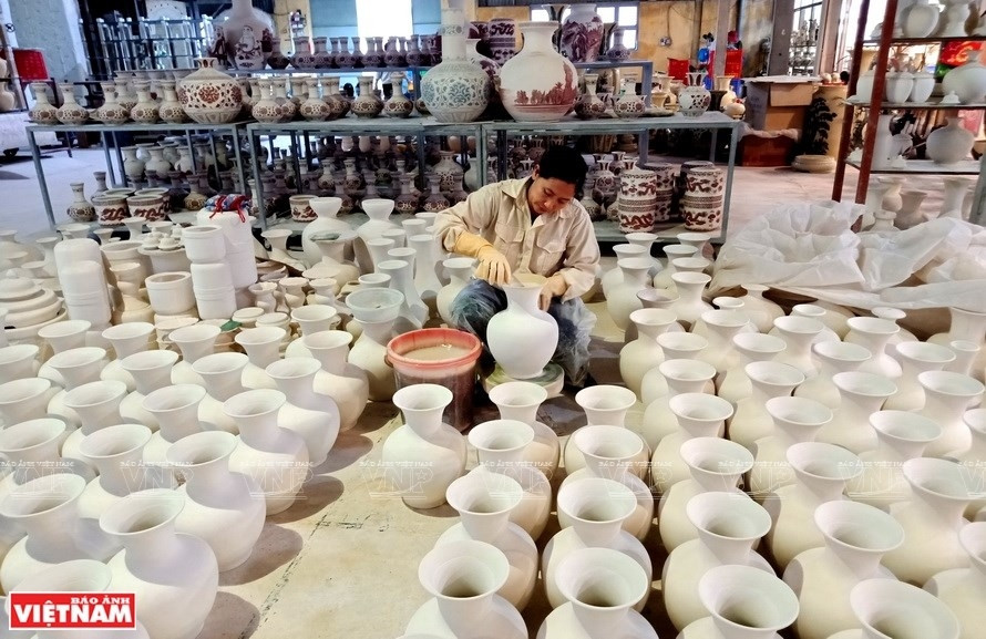 The essence of Chu Dau pottery hinh anh 5