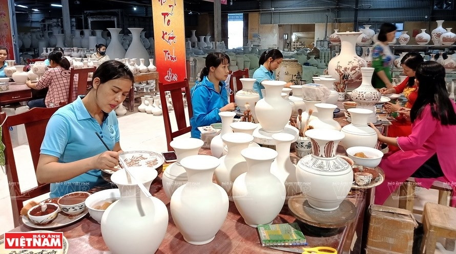 The essence of Chu Dau pottery hinh anh 6