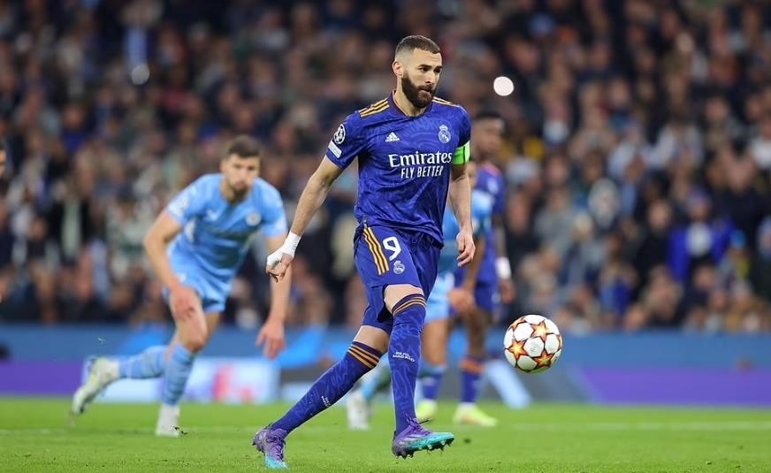 Benzema vuon len dan dau danh sach Vua pha luoi sau cu panenka hinh anh 1