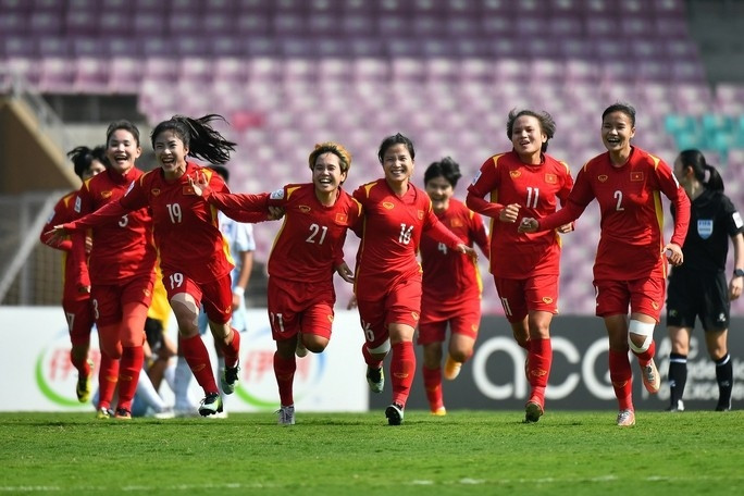 Tham dự World Cup 2023 (*): Cần chuyên nghiệp hóa giải bóng đá nữ quốc nội - Ảnh 1.