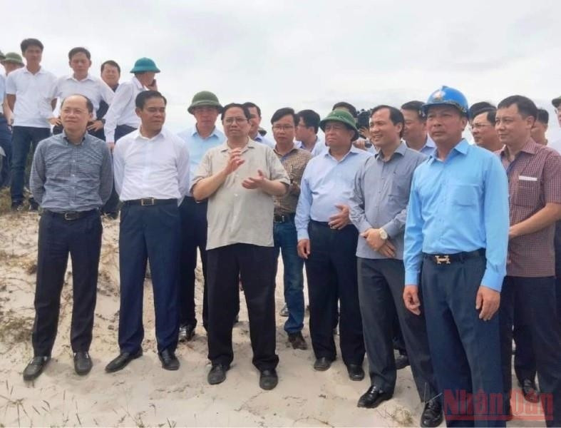 Thủ tướng Chính phủ dâng hương tại Ngã ba Đồng Lộc và thăm gia đình chính sách ở Hà Tĩnh -0