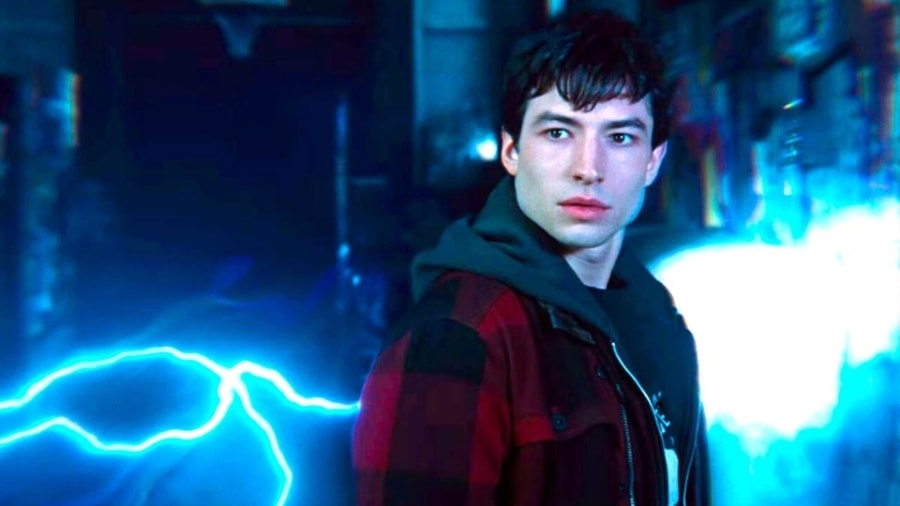 Ezra Miller se bi sa thai khoi Vu tru sieu anh hung anh 1