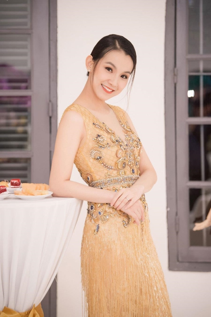 Cuộc sống kín tiếng của Hoa hậu Hoàn Vũ Việt Nam đầu tiên - 3